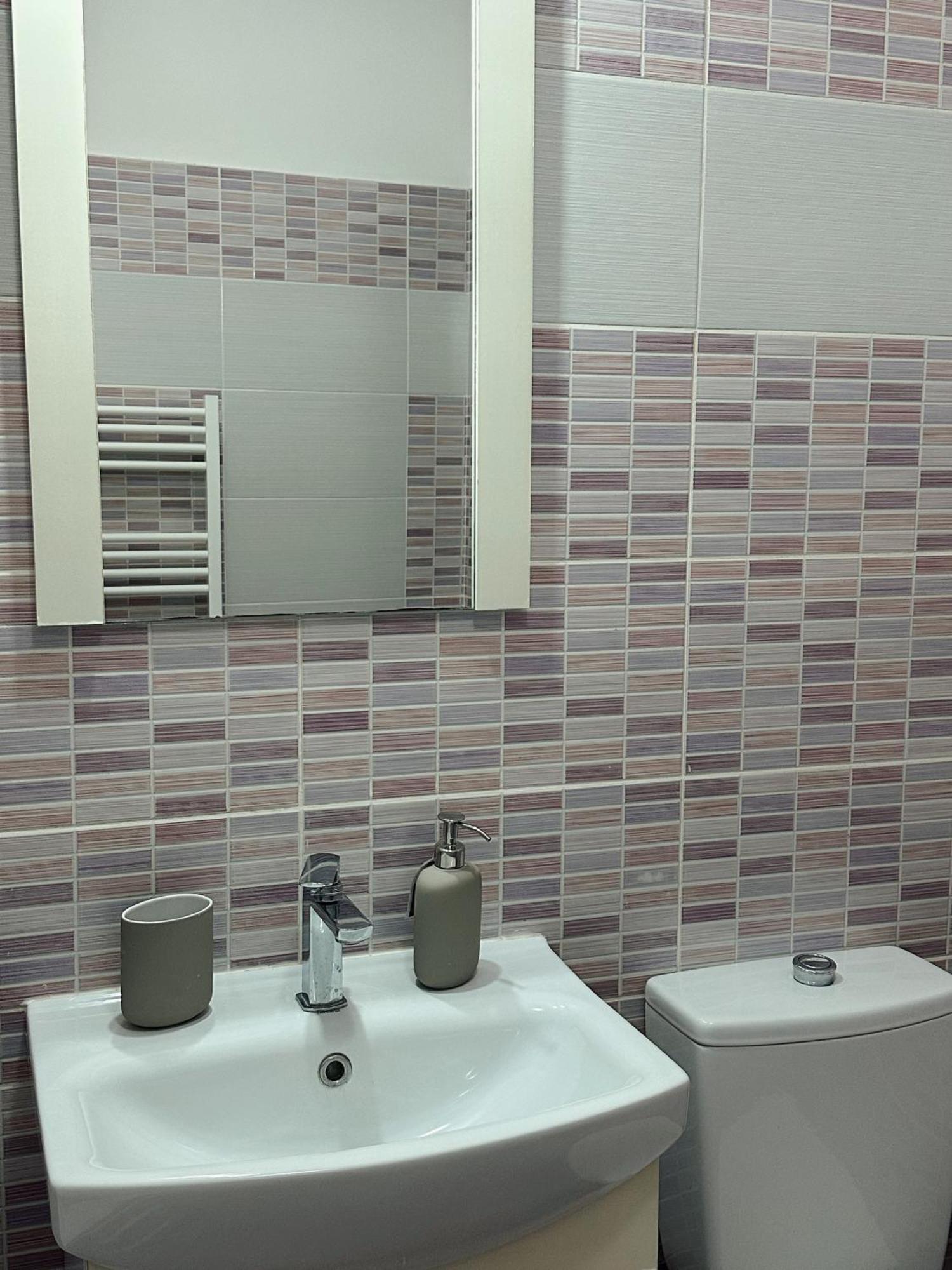 Modern Flat - Apartament Nou Aproape De Spital Si Aeroport Iasi Bagian luar foto